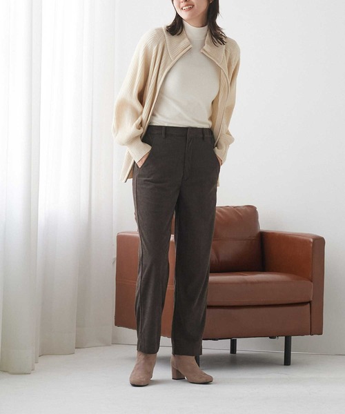 Tuche（トゥシェ）の「Tuche/トゥシェ　ストレートパンツ　細畝コーデュロイ（その他パンツ・レディース・ダークブラウン/ブラック/アイボリー・MEDIUM/LARGE/X-LARGE）」の8枚目の写真