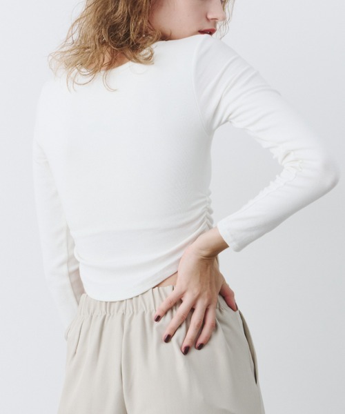 bita.（ビタ）の「スクエアネックサイドギャザーカップ付きロンT（Tシャツ/カットソー・レディース・ブルー/ブラウン/ホワイト/ブラック・FREE）」の16枚目の写真