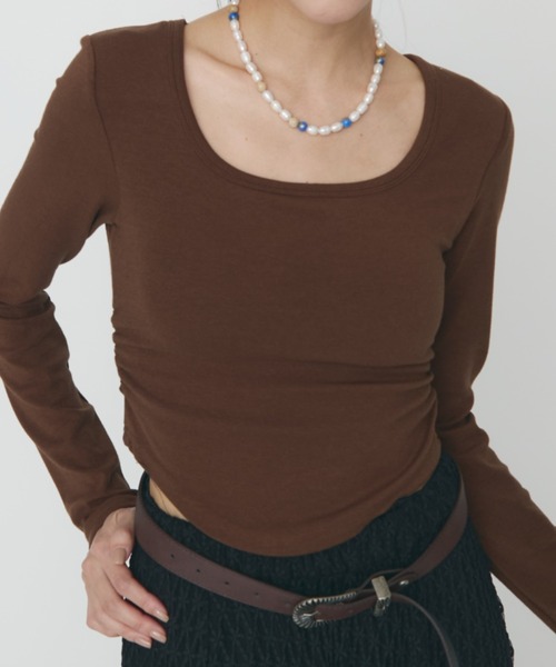 bita.（ビタ）の「スクエアネックサイドギャザーカップ付きロンT（Tシャツ/カットソー・レディース・ブルー/ブラウン/ホワイト/ブラック・FREE）」の5枚目の写真