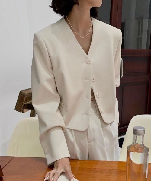 FREE STYLISTS(フリー スタイリスト)の「YUGA_YGMC V-neck cropped jacket(ノーカラージャケット・レディース・グリーン/ベビーピンク/オフホワイト・FREE)」の5枚目の写真