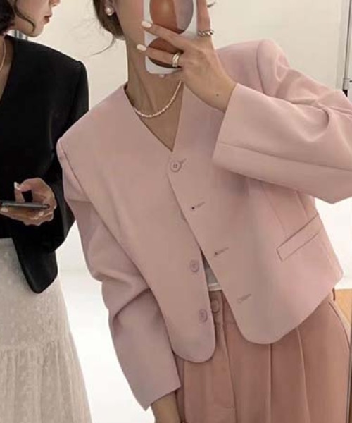 FREE STYLISTS(フリー スタイリスト)の「YUGA_YGMC V-neck cropped jacket(ノーカラージャケット・レディース・グリーン/ベビーピンク/オフホワイト・FREE)」の10枚目の写真