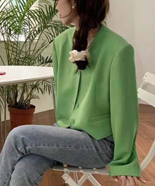 FREE STYLISTS(フリー スタイリスト)の「YUGA_YGMC V-neck cropped jacket(ノーカラージャケット・レディース・グリーン/ベビーピンク/オフホワイト・FREE)」の6枚目の写真