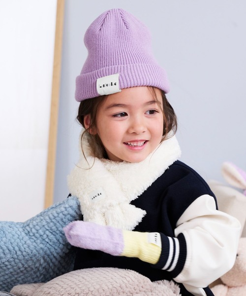 LAKOLE（ラコレ）の「【らこれキッズ】ボアマフラー / 588196（マフラー・キッズ・ブラック/ラベンダー/アイボリー・FREE）」の4枚目の写真