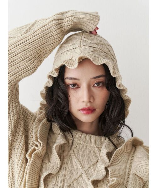 jouetie（ジュエティ）の「フリルケーブルバラクラバ　ニットフード　ニットキャップ（ニットキャップ/ビーニー・レディース・アイボリー/ブラック/レッド・FREE）」の9枚目の写真