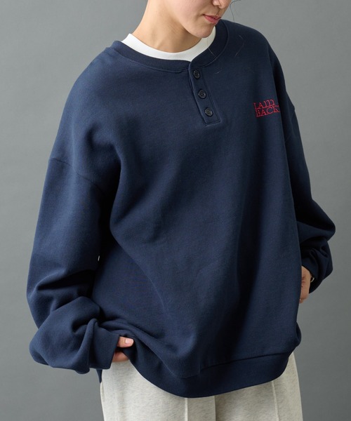 ちゃーりー① 刺繍ヘンリーネックスウェット（スウェット）｜COLONY 2139