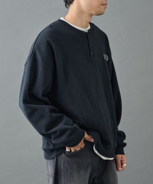 COLONY 2139（コロニートゥーワンスリーナイン）の「刺繍ヘンリーネックスウェット（スウェット・メンズ・グレー/ブラック/ネイビー・MEDIUM/LARGE）」の7枚目の写真