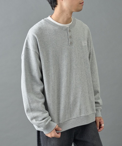 COLONY 2139（コロニートゥーワンスリーナイン）の「刺繍ヘンリーネックスウェット（スウェット・メンズ・グレー/ブラック/ネイビー・MEDIUM/LARGE）」の11枚目の写真