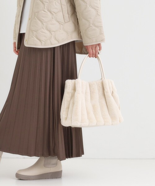 SHOO・LA・RUE(シューラルー)の「【高レビュー/2WAY】きれい見えで上品な ストライプファートートバッグ(トートバッグ・レディース・ライトグレー/ベージュ/ブラック/ブラウン系/チャコールグレー/アイボリー・00)」の8枚目の写真
