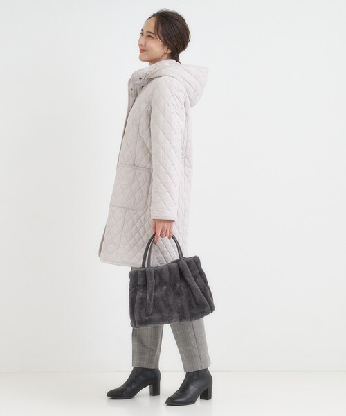 SHOO・LA・RUE(シューラルー)の「【高レビュー/2WAY】きれい見えで上品な ストライプファートートバッグ(トートバッグ・レディース・ライトグレー/ベージュ/ブラック/ブラウン系/チャコールグレー/アイボリー・00)」の18枚目の写真