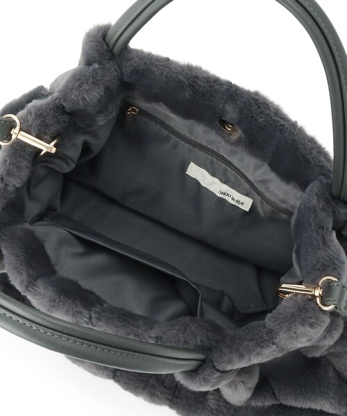 SHOO・LA・RUE（シューラルー）の「【高レビュー/2WAY】きれい見えで上品な ストライプファートートバッグ（トートバッグ・レディース・ライトグレー/ベージュ/ブラック/ブラウン系/チャコールグレー/アイボリー・00）」の17枚目の写真