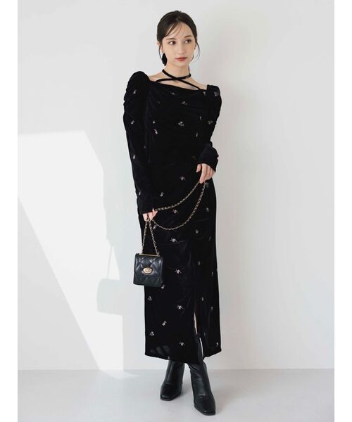 dazzlin（ダズリン）の「フラワーシシュウベロアスカート（スカート・レディース・ベージュ/ブラック・SMALL/MEDIUM）」の9枚目の写真