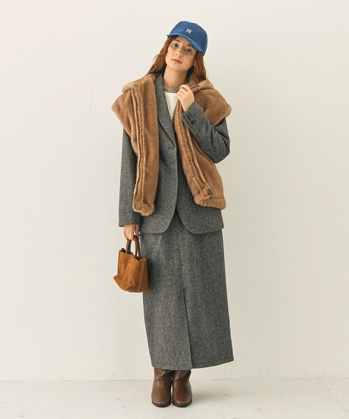 fredy emue（フレディエミュ）の「フェイクファーフードベスト（ベスト・レディース・ライトグレー/ブラウン・38）」の22枚目の写真