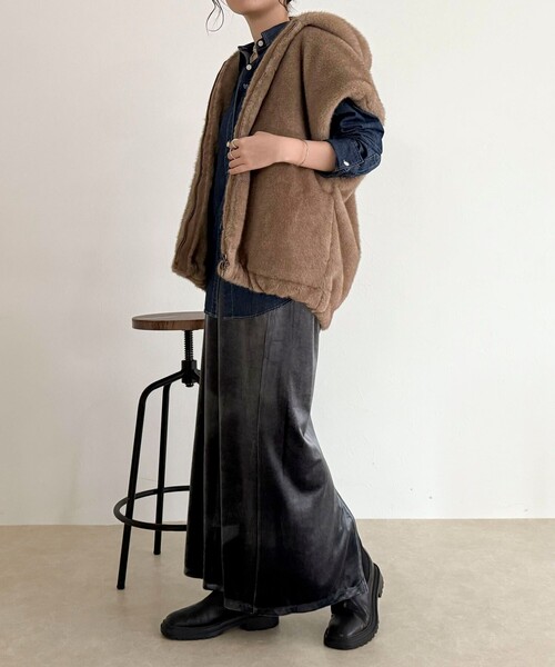 fredy emue（フレディエミュ）の「フェイクファーフードベスト（ベスト・レディース・ライトグレー/ブラウン・38）」の15枚目の写真