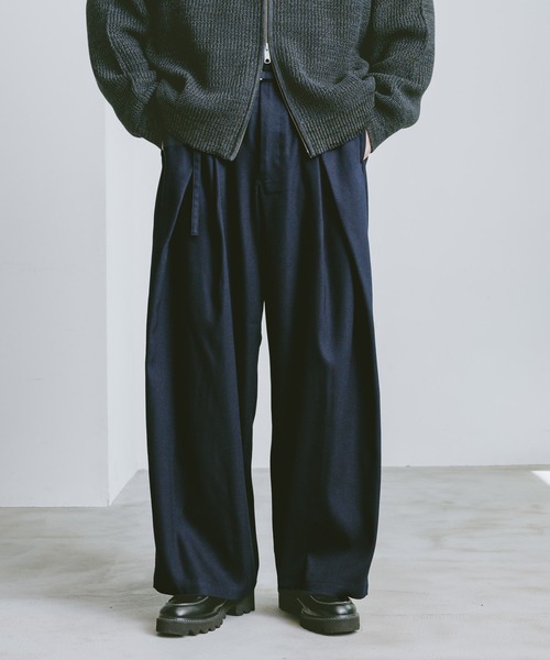 RAGEBLUE（レイジブルー）の「ツータック/ベルト付きワイドスラックス（スラックス・メンズ・ネイビー/ベージュ系その他/ブラック・MEDIUM/LARGE）」の2枚目の写真