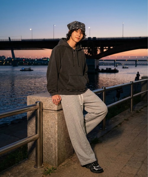 Vini(ヴィニ)の「【Y2K】ストリートビーニー風バンダナ(バンダナ/スカーフ・レディース・ブラウン/ブラック/ブラウン系その他/ベージュ・FREE)」の7枚目の写真