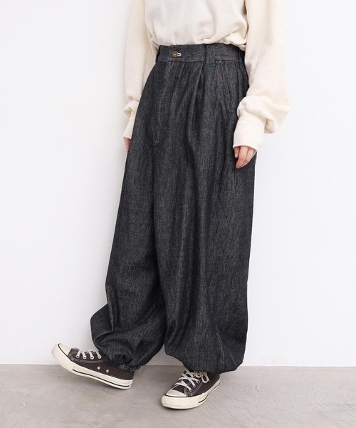 l'atelier du savon（アトリエドサボン）の「_たゆたゆデニムパンツ（デニムパンツ・レディース・オフホワイト/ブラック・FREE）」の4枚目の写真