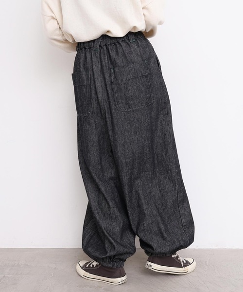 l'atelier du savon（アトリエドサボン）の「_たゆたゆデニムパンツ（デニムパンツ・レディース・オフホワイト/ブラック・FREE）」の6枚目の写真