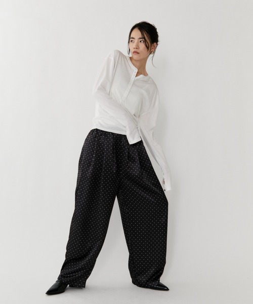 VION(ヴィオン)の「ヘンリーネックシアーロングスリーブティー / HenleyNeck Sheer Long Sleeve TEE(Tシャツ/カットソー・レディース・ホワイト/ブルー/ブラック・FREE)」の12枚目の写真