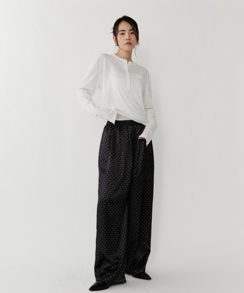 VION(ヴィオン)の「ヘンリーネックシアーロングスリーブティー / HenleyNeck Sheer Long Sleeve TEE(Tシャツ/カットソー・レディース・ホワイト/ブルー/ブラック・FREE)」の13枚目の写真