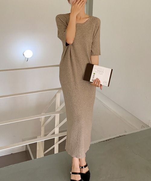 aimoha(アイモハ)の「リブニットロングワンピース (SS)(ワンピース・レディース・ブラック/ライトベージュ/ダークベージュ・FREE)」の10枚目の写真