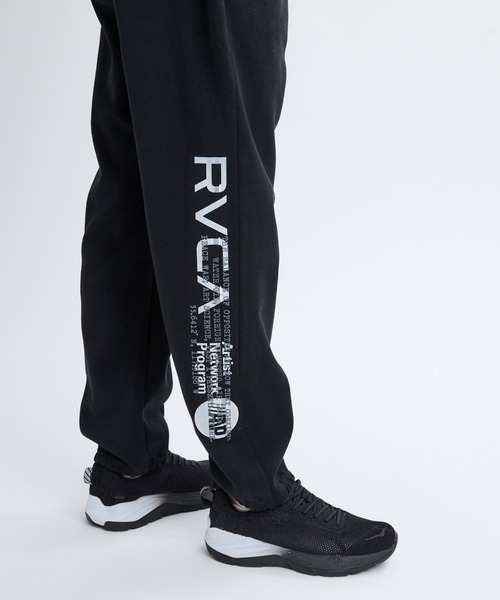 RVCA(ルーカ)の「RVCA OVER PRINT PT(スウェットパンツ・メンズ・ブラック/グレー・S/M/L)」の4枚目の写真