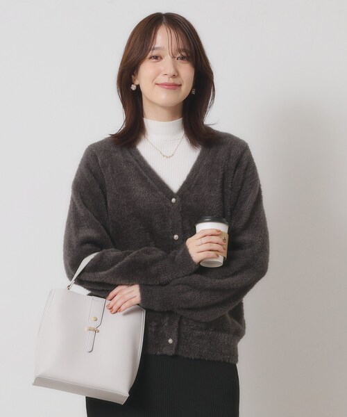 ITS'DEMO（イッツデモ）の「【手洗い可】フェザーヤーンVカーディガン（カーディガン/ボレロ・レディース・チャコールグレー/ピンク/ピンク系/オフホワイト・00）」の3枚目の写真
