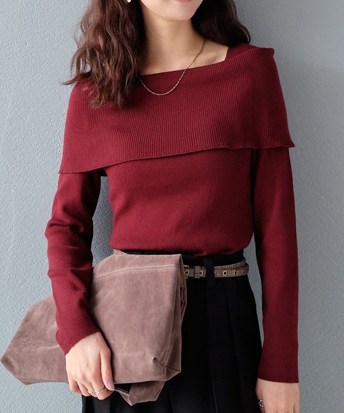 STYLEBLOCK(スタイルブロック)の「オフショルニットトップス(ニット/セーター・レディース・オフホワイト/ブラック/ブラウン/ボルドー・FREE)」の4枚目の写真