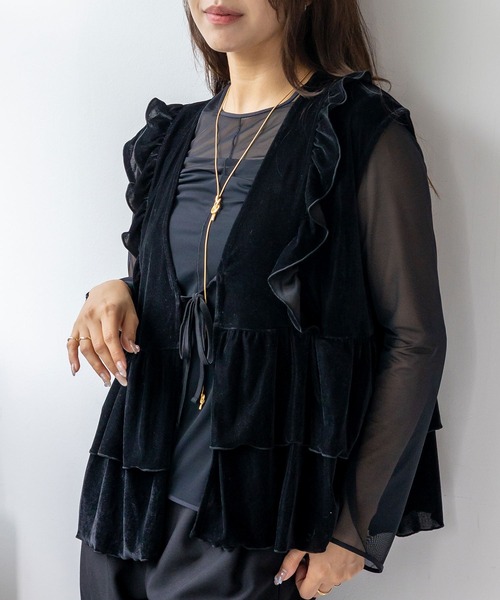 VitaFelice（ヴィータフェリーチェ）の「ベロアフリルティアードベスト（ベスト・レディース・ブラック/ボルドー/ブラウン・FREE）」の9枚目の写真
