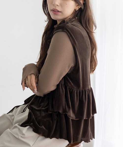 VitaFelice（ヴィータフェリーチェ）の「ベロアフリルティアードベスト（ベスト・レディース・ブラック/ボルドー/ブラウン・FREE）」の5枚目の写真