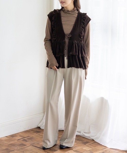 VitaFelice（ヴィータフェリーチェ）の「ベロアフリルティアードベスト（ベスト・レディース・ブラック/ボルドー/ブラウン・FREE）」の19枚目の写真