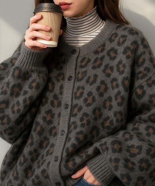 VIBGYOR(ヴィブジョー)の「【Korea Select】 ヒョウ柄カーディガン(CN)(カーディガン/ボレロ・レディース・グレー/ダークブラウン・FREE)」の8枚目の写真