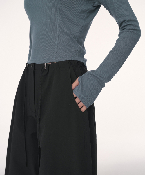 MUSINSA STANDARD WOMAN（ムシンサスタンダードウーマン）の「ウィメンズ裏起毛ナイロンパラシュートパンツ[ブラック]（スウェットパンツ・レディース・その他・30/24/26/28）」の5枚目の写真