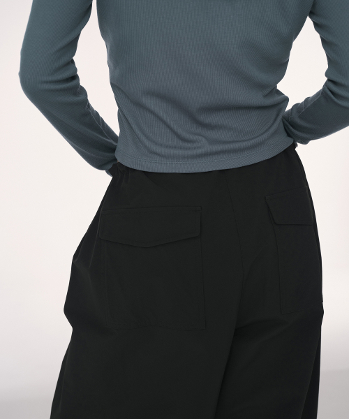 MUSINSA STANDARD WOMAN（ムシンサスタンダードウーマン）の「ウィメンズ裏起毛ナイロンパラシュートパンツ[ブラック]（スウェットパンツ・レディース・その他・30/24/26/28）」の6枚目の写真