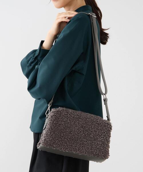 MELROSE claire(メルローズ クレール)の「【フラップトップショルダーバッグ】(ショルダーバッグ・レディース・グレー/ライトベージュ/ブラック・FREE)」の3枚目の写真