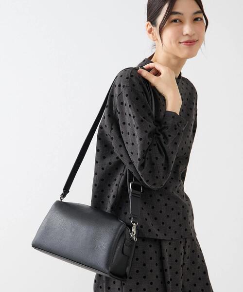 MELROSE claire(メルローズ クレール)の「【フラップトップショルダーバッグ】(ショルダーバッグ・レディース・グレー/ライトベージュ/ブラック・FREE)」の2枚目の写真