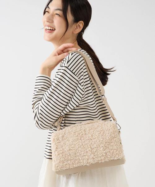 MELROSE claire(メルローズ クレール)の「【フラップトップショルダーバッグ】(ショルダーバッグ・レディース・グレー/ライトベージュ/ブラック・FREE)」の4枚目の写真