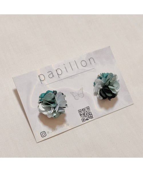 tone（トーン）の「【papillon】お花ピアス(MA)（ピアス（両耳用）・レディース・ブルー・FREE）」の2枚目の写真