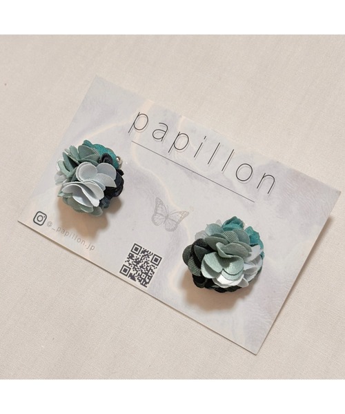 tone（トーン）の「【papillon】お花ピアス(MA)（ピアス（両耳用）・レディース・ブルー・FREE）」の3枚目の写真