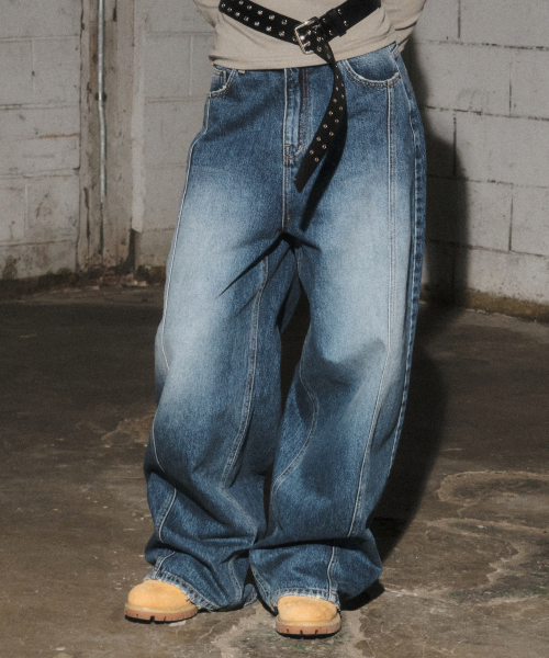 Midnight Move(ミッドナイトムーブ)の「star denim pants (blue)(デニムパンツ・レディース・その他・SMALL/MEDIUM)」の1枚目の写真