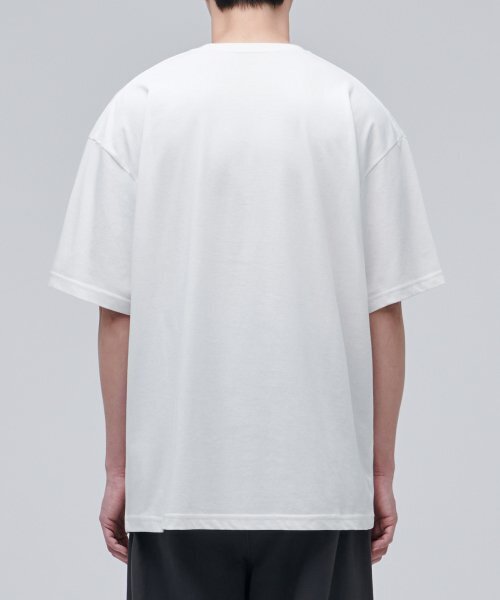 MUSINSA STANDARD（ムシンサスタンダード）の「[クールタンダード] オーバーサイズクルーネックTシャツ [クリーム]（Tシャツ/カットソー・メンズ・その他・SMALL/MEDIUM/LARGE/X-LARGE/XX-LARGE/XXX-LARGE）」の3枚目の写真