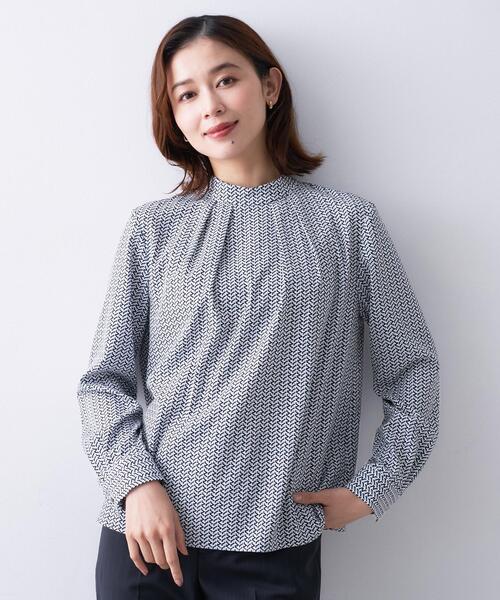 セール】【洗える/お仕事着】ジオメトリック ハイネックブラウス