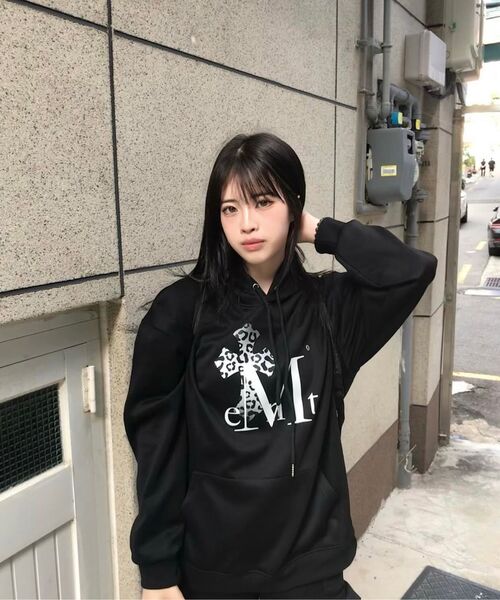 MUCENT(ムセント)の「サハラグラデーションヒョピクロスフードティ男女共用(2カラー)(パーカー・レディース・ブラック/グレー・FREE)」の13枚目の写真