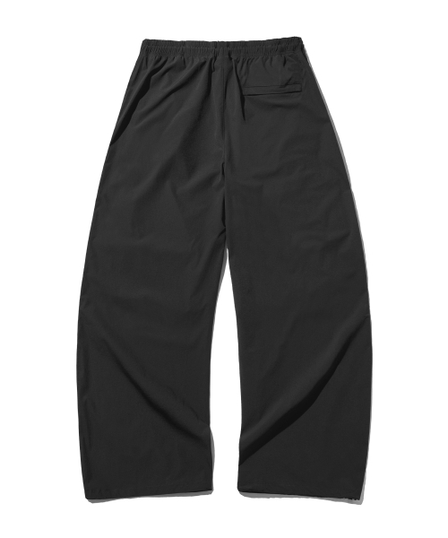 F.ILLUMINATE（フィルミネイト）の「ナイロンツーピンタックトラックパンツ-ブラック（スウェットパンツ・メンズ・その他・LARGE/MEDIUM/SMALL/X-SMALL）」の4枚目の写真