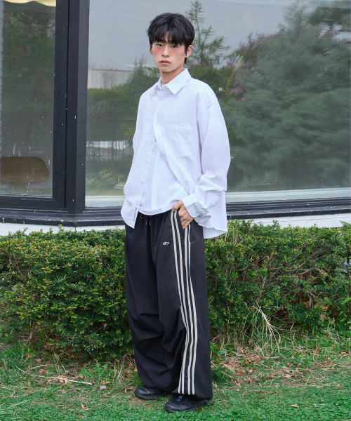 F.ILLUMINATE（フィルミネイト）の「ナイロンツーピンタックトラックパンツ-ブラック（スウェットパンツ・メンズ・その他・LARGE/MEDIUM/SMALL/X-SMALL）」の3枚目の写真