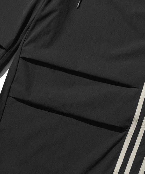 F.ILLUMINATE（フィルミネイト）の「ナイロンツーピンタックトラックパンツ-ブラック（スウェットパンツ・メンズ・その他・LARGE/MEDIUM/SMALL/X-SMALL）」の6枚目の写真