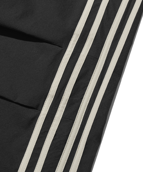 F.ILLUMINATE（フィルミネイト）の「ナイロンツーピンタックトラックパンツ-ブラック（スウェットパンツ・メンズ・その他・LARGE/MEDIUM/SMALL/X-SMALL）」の17枚目の写真