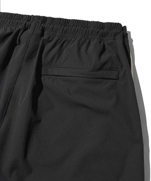 F.ILLUMINATE（フィルミネイト）の「ナイロンツーピンタックトラックパンツ-ブラック（スウェットパンツ・メンズ・その他・LARGE/MEDIUM/SMALL/X-SMALL）」の16枚目の写真