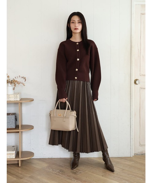 fifth（フィフス）の「ゴールドボタンニットカーディガン（カーディガン/ボレロ・レディース・ブラウン/チャコールグレー/ベージュ・M）」の6枚目の写真