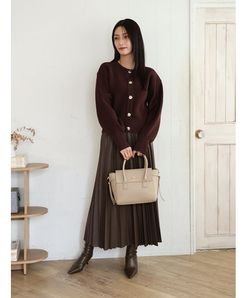 fifth（フィフス）の「ゴールドボタンニットカーディガン（カーディガン/ボレロ・レディース・ブラウン/チャコールグレー/ベージュ・M）」の7枚目の写真