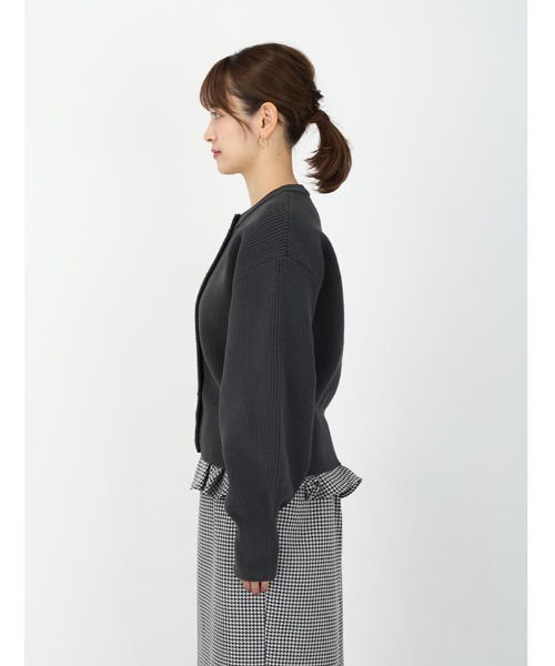 fifth（フィフス）の「ゴールドボタンニットカーディガン（カーディガン/ボレロ・レディース・ブラウン/チャコールグレー/ベージュ・M）」の9枚目の写真